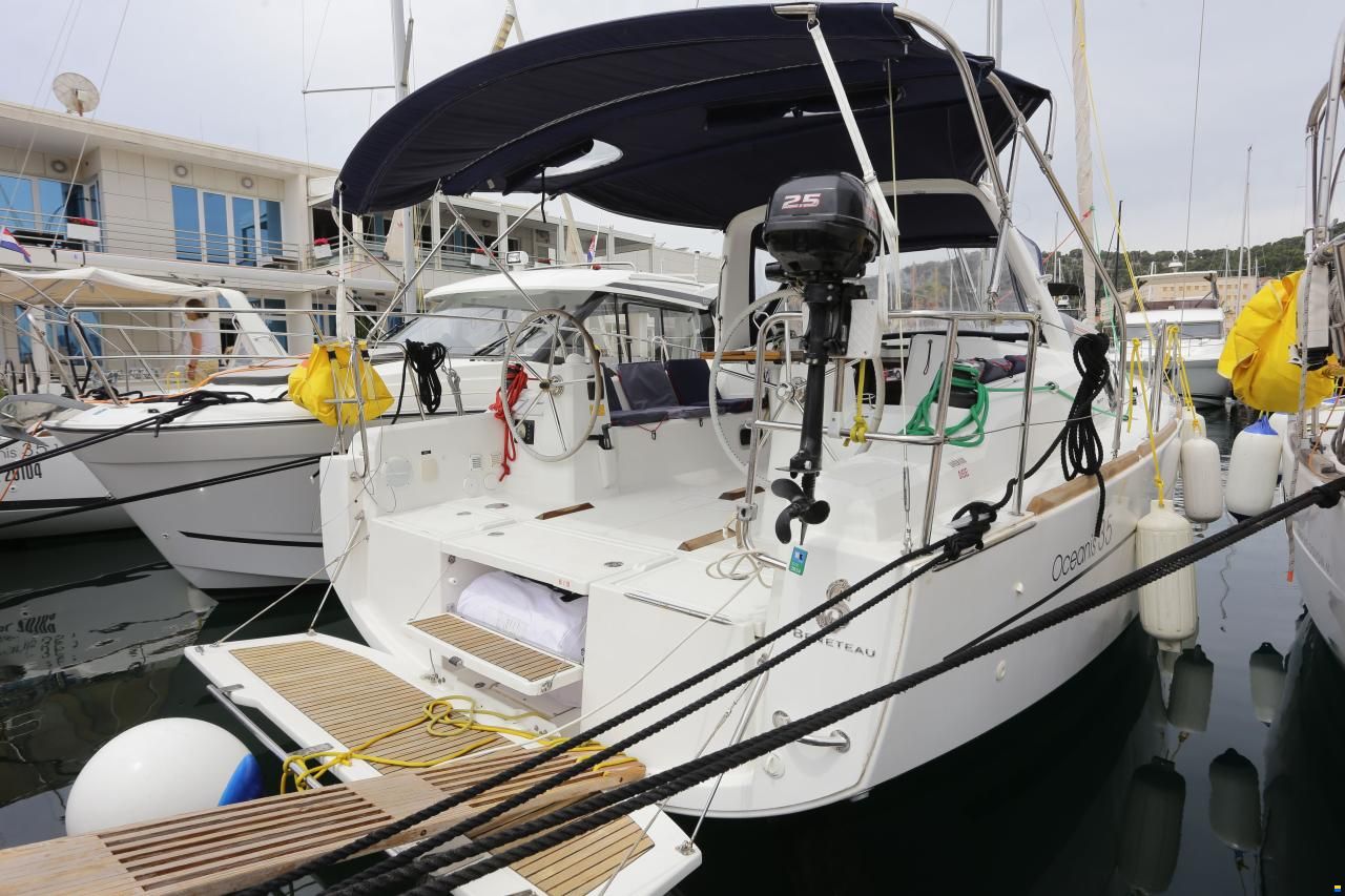 Beneteau Oceanis 35