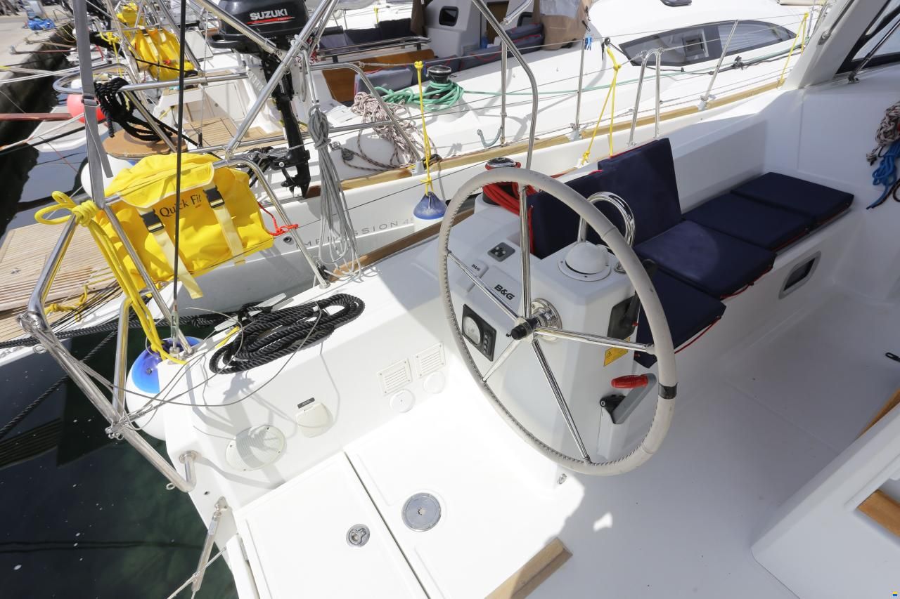 Beneteau Oceanis 38