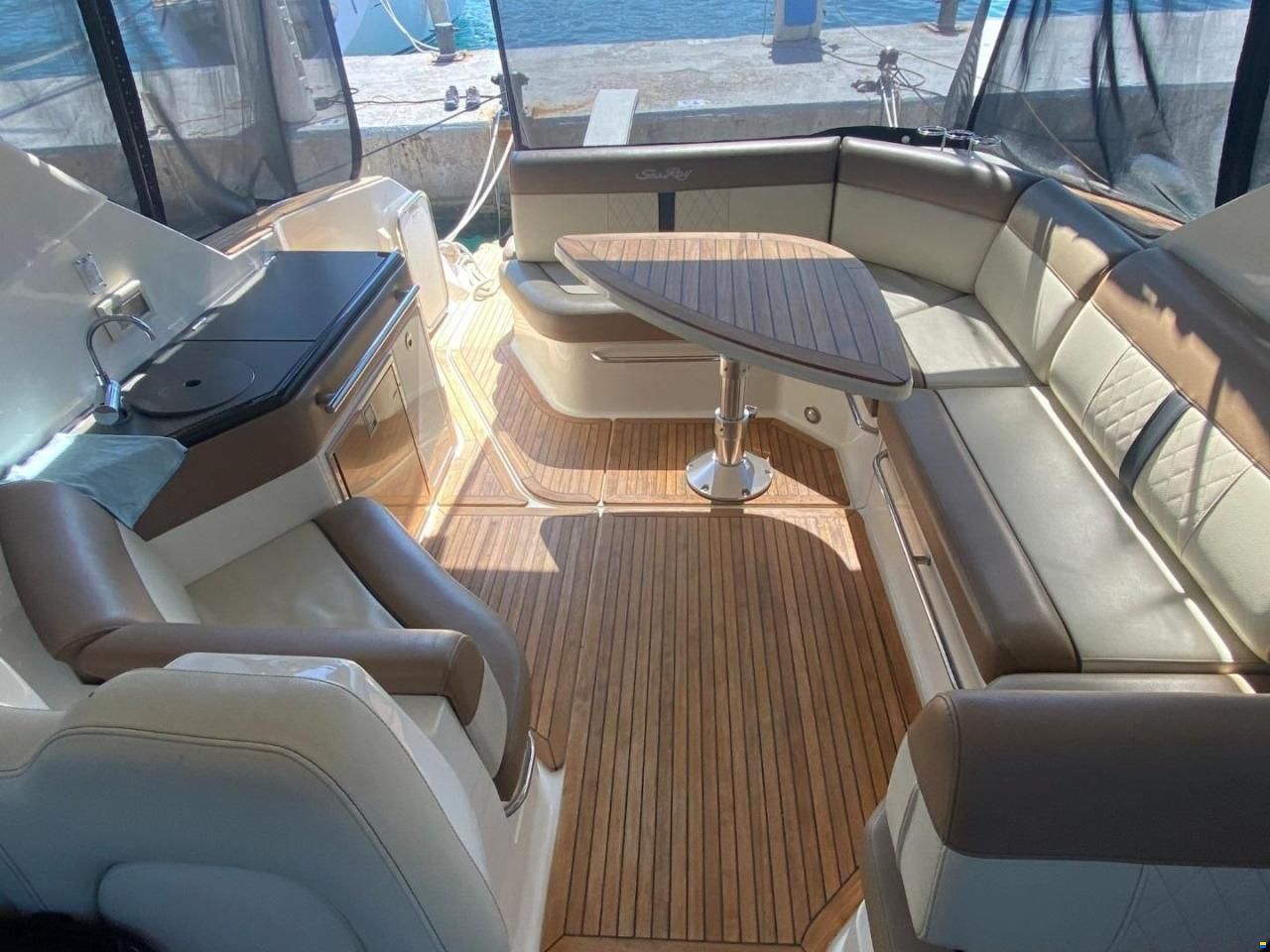Sea Ray 320 Sundancer