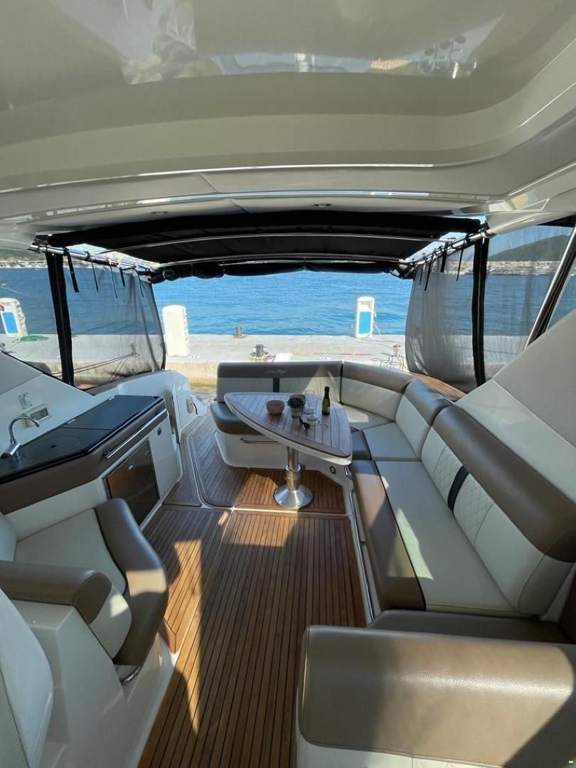 Sea Ray 320 Sundancer
