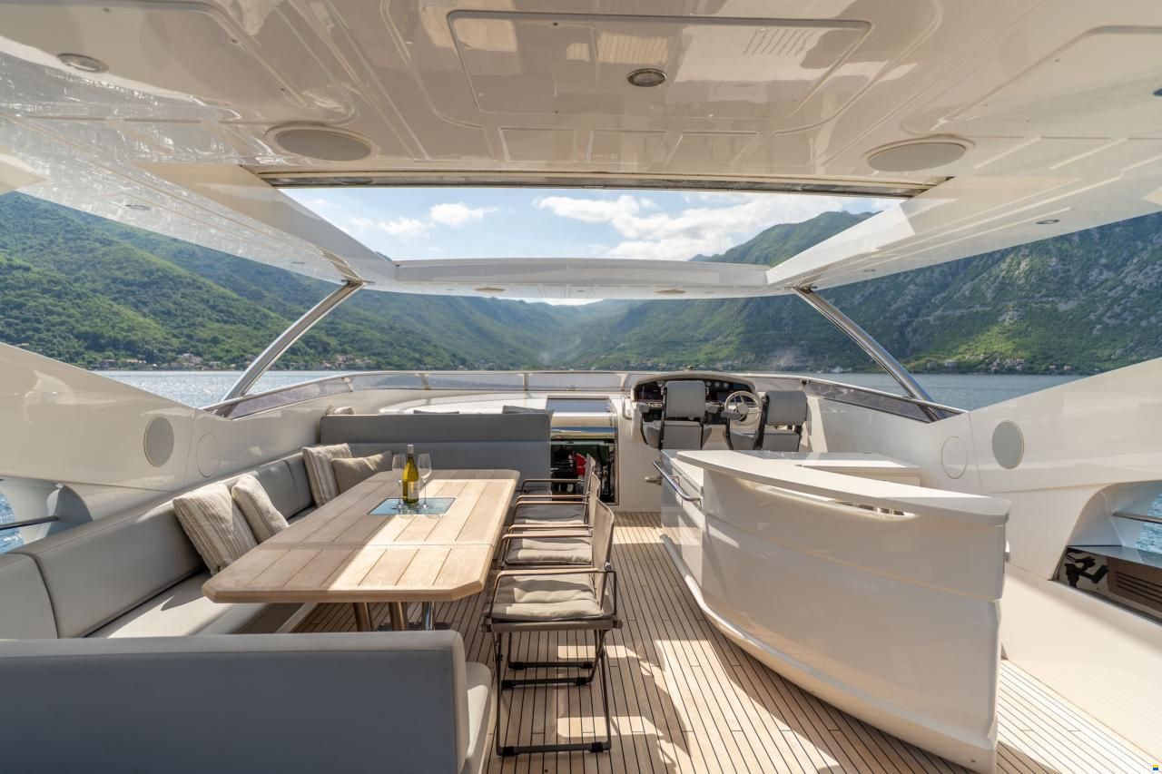 Sunseeker Yacht 95
