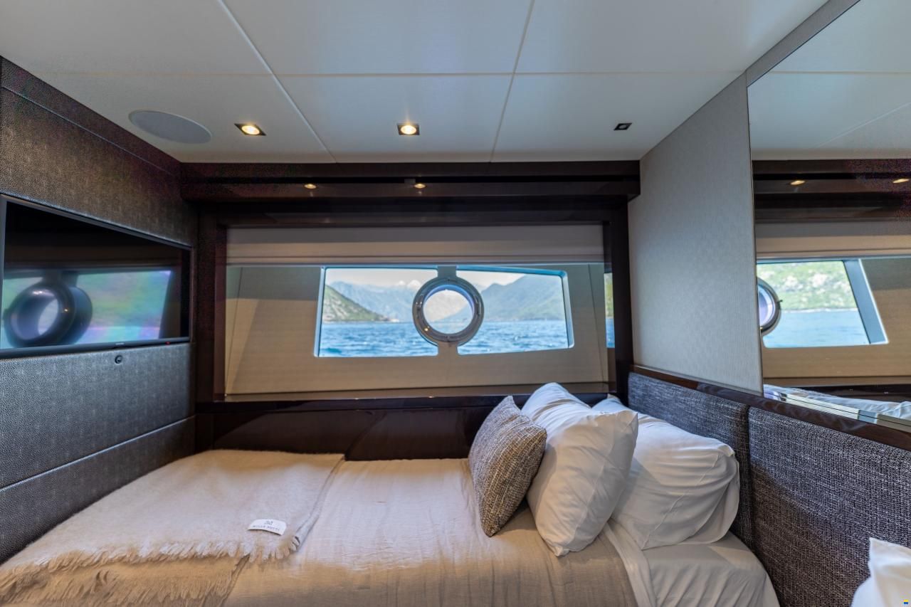 Sunseeker Yacht 95