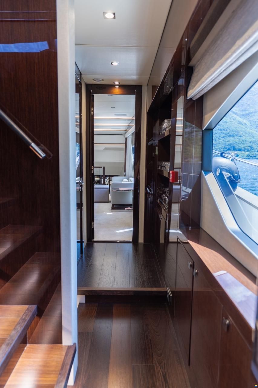 Sunseeker Yacht 95