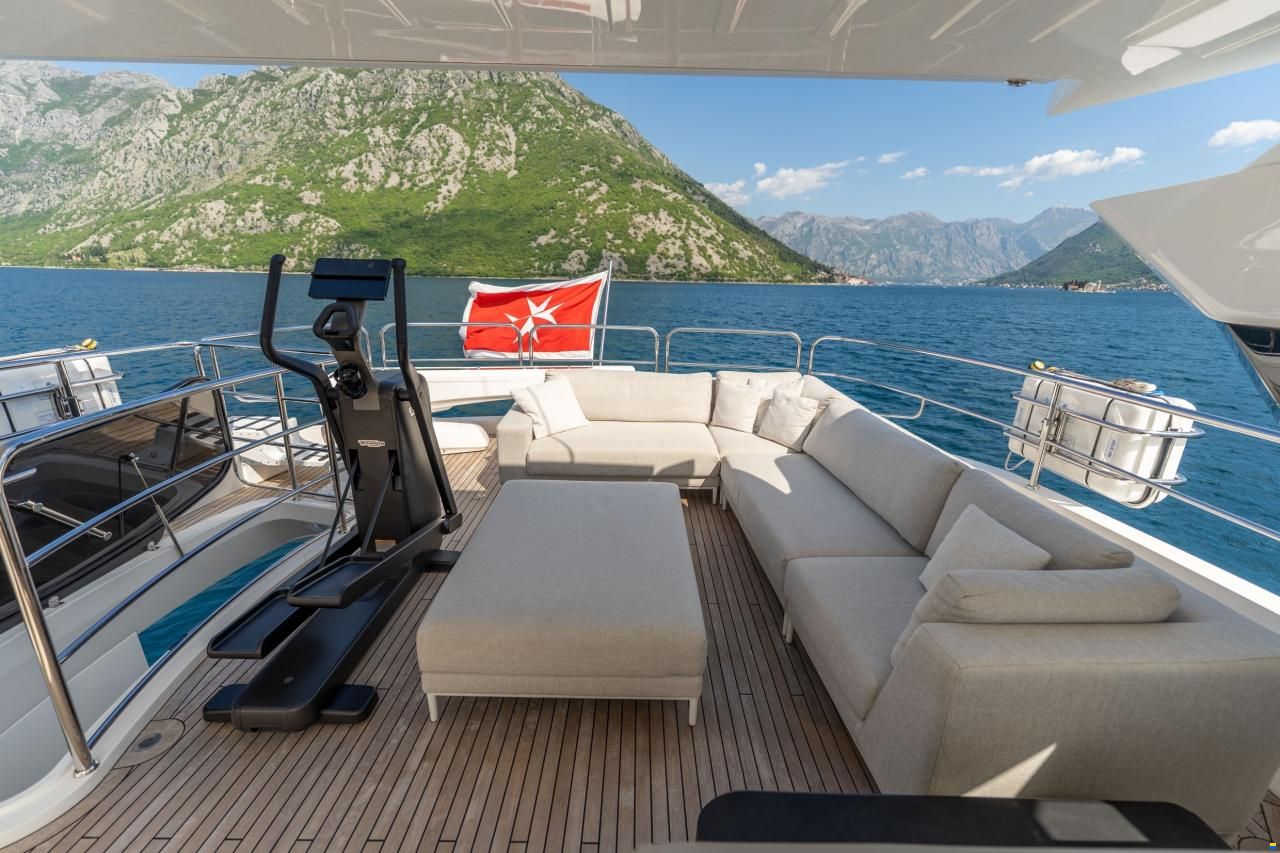 Sunseeker Yacht 95
