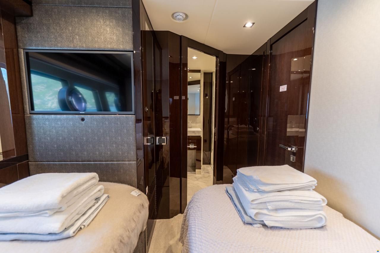 Sunseeker Yacht 95