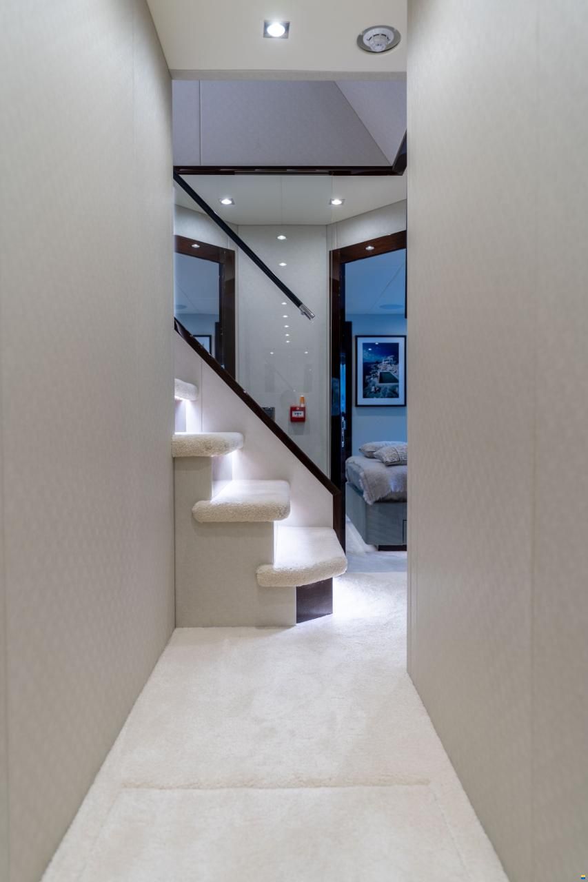 Sunseeker Yacht 95