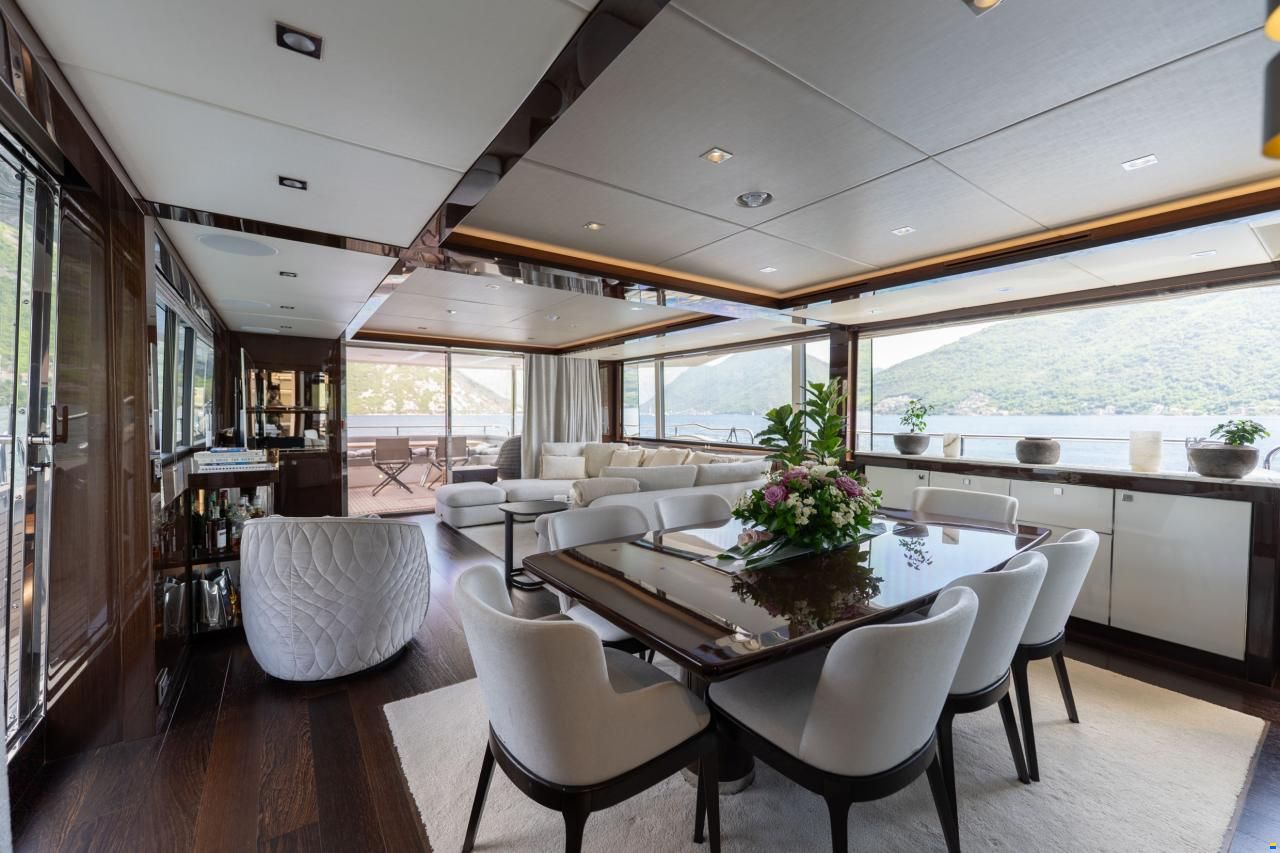 Sunseeker Yacht 95