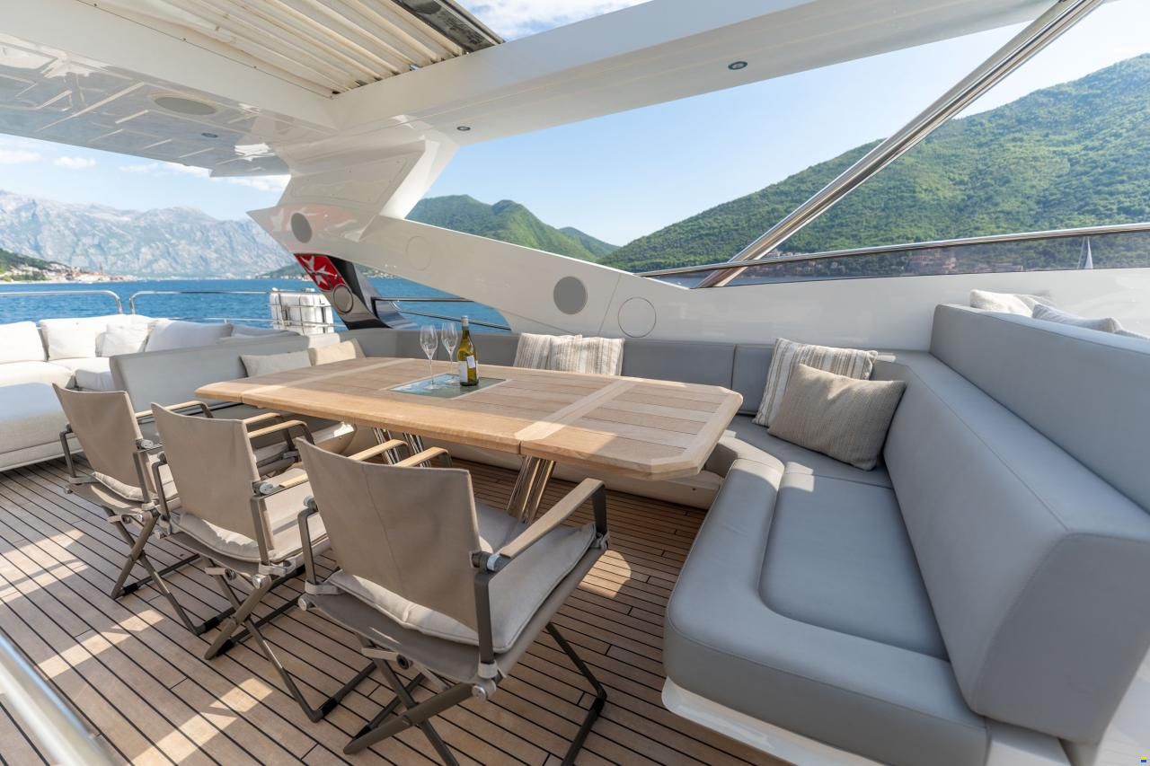 Sunseeker Yacht 95