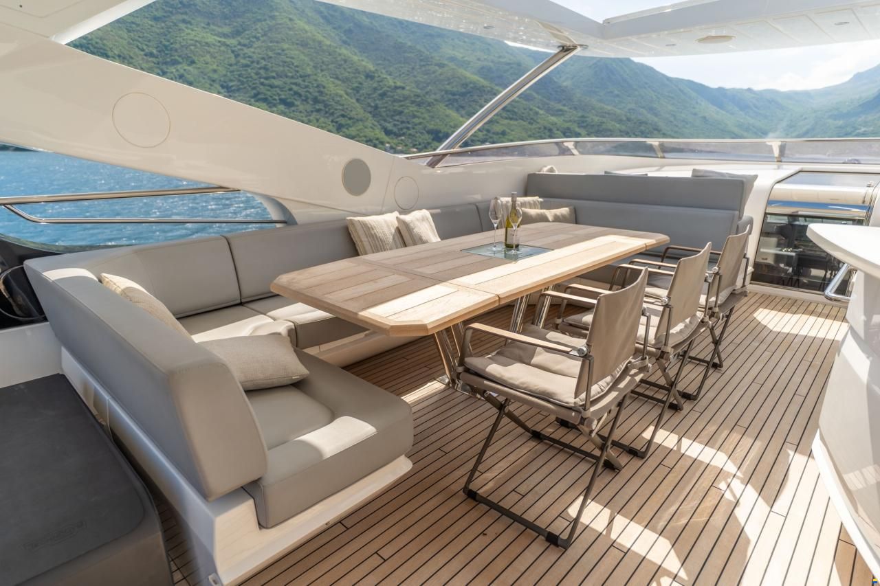 Sunseeker Yacht 95