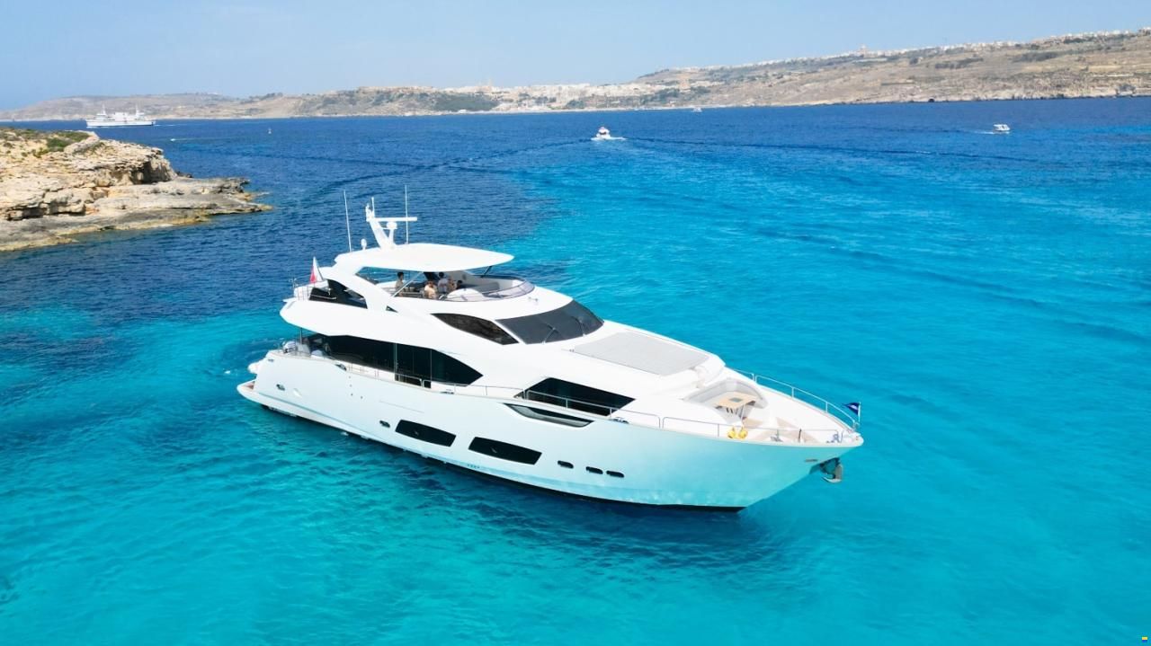 Sunseeker Yacht 95