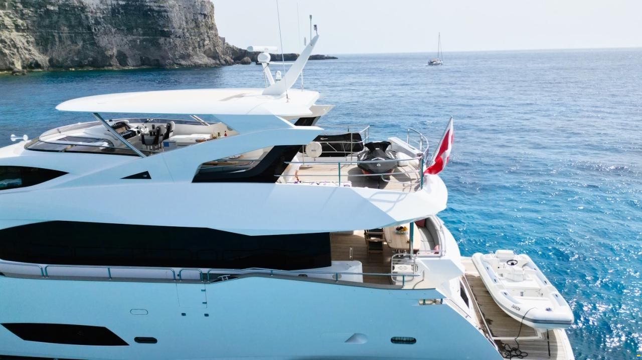 Sunseeker Yacht 95