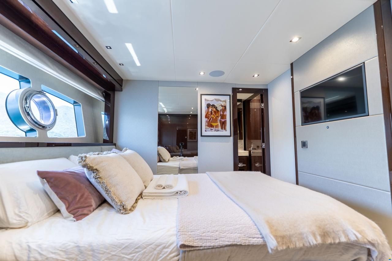 Sunseeker Yacht 95