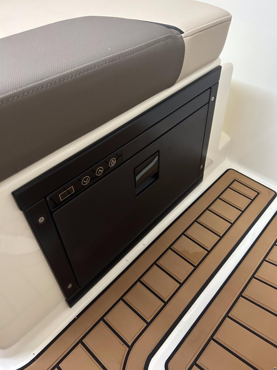 Bayliner VR5 Cuddy Europe OB