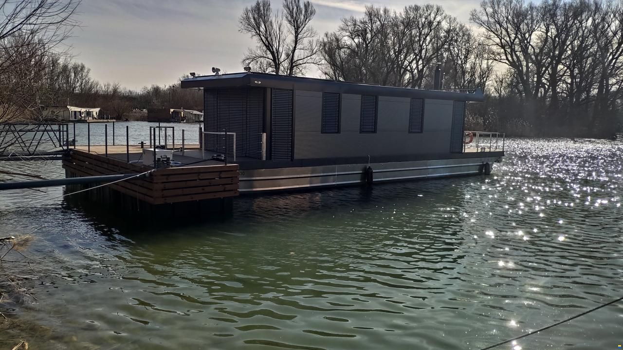 HOUSEBOAT SCHAB CAT 15x4,35