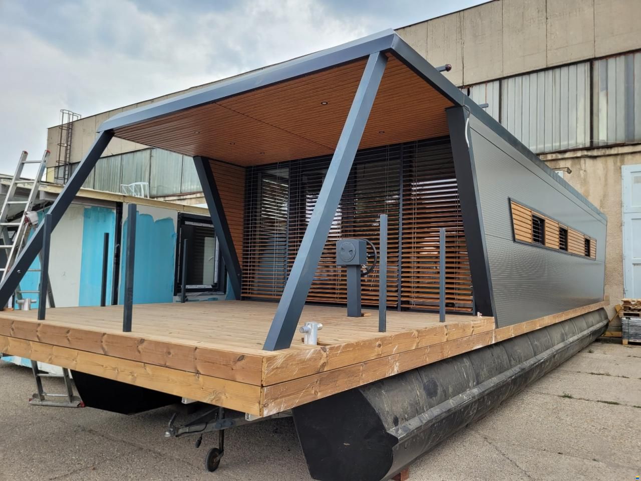 HOUSEBOAT SCHAB HB 15x4,2
