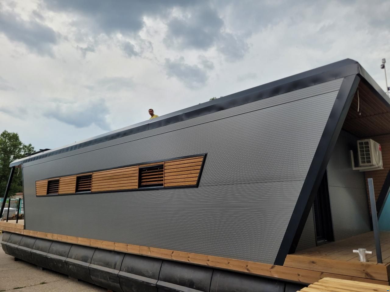 HOUSEBOAT SCHAB HB 15x4,2
