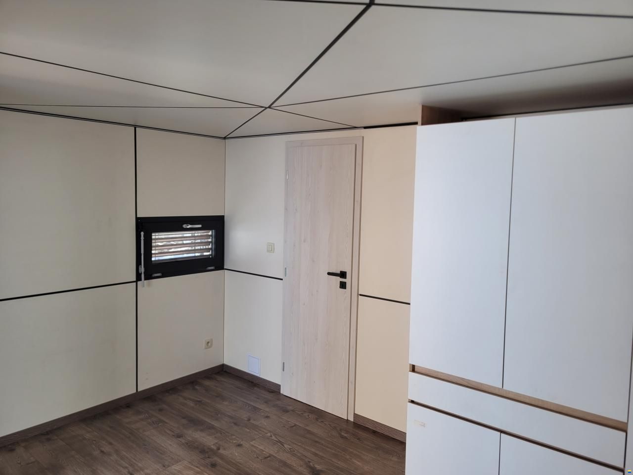 HOUSEBOAT SCHAB HB 15x4,2