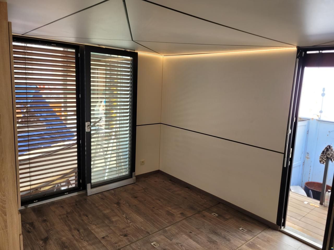 HOUSEBOAT SCHAB HB 15x4,2