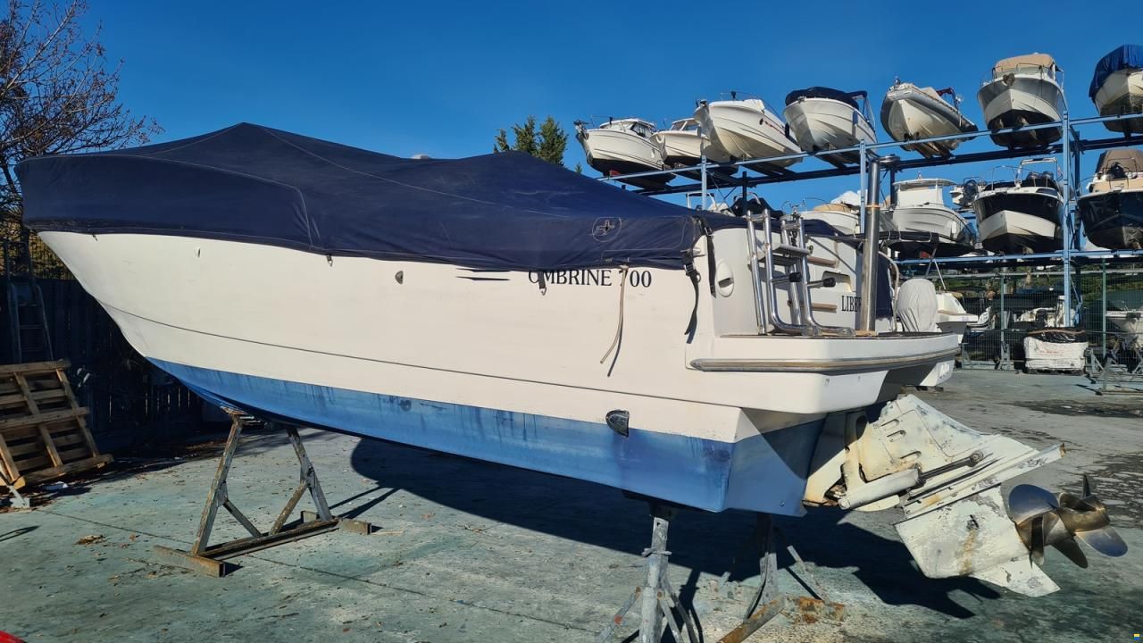 Beneteau ombrine 700