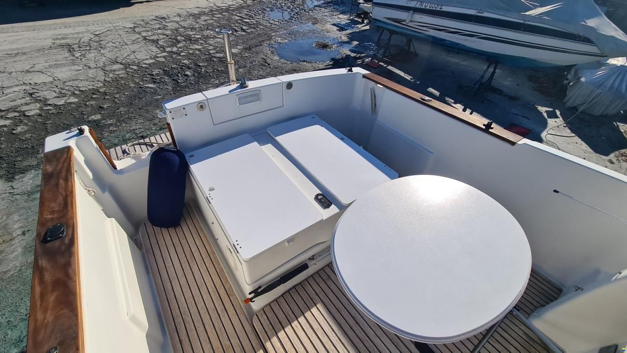 Beneteau ombrine 700