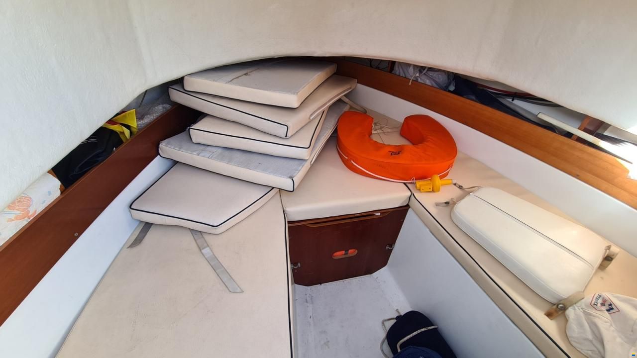 Beneteau ombrine 700