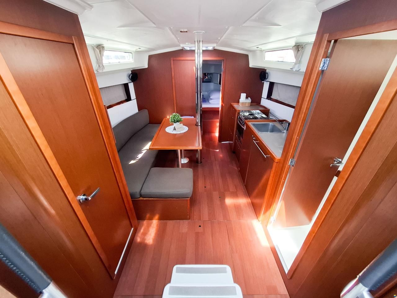 Beneteau Oceanis 38.1