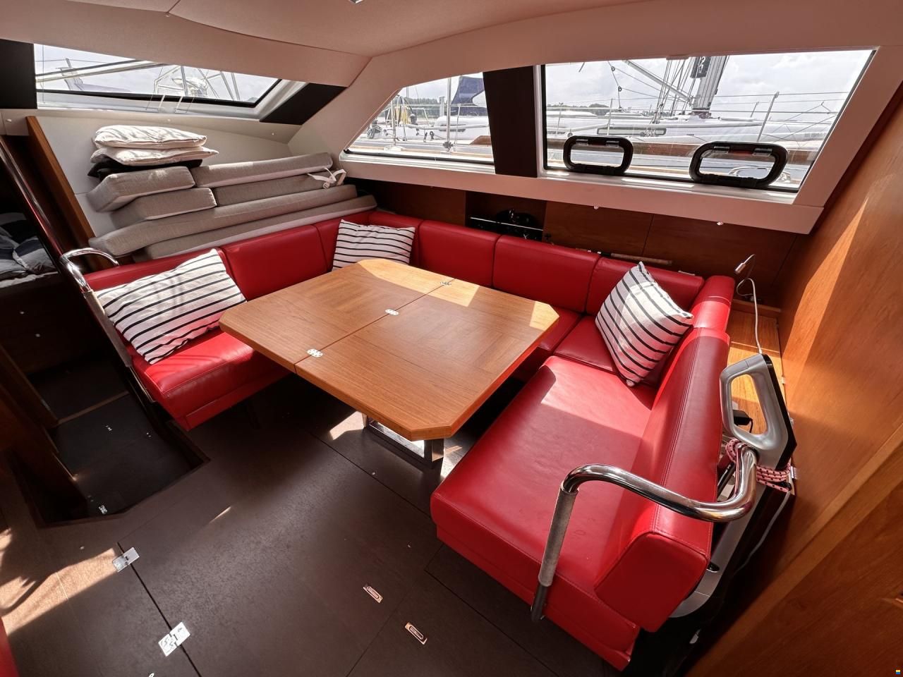 Wauquiez Pilot Saloon 48