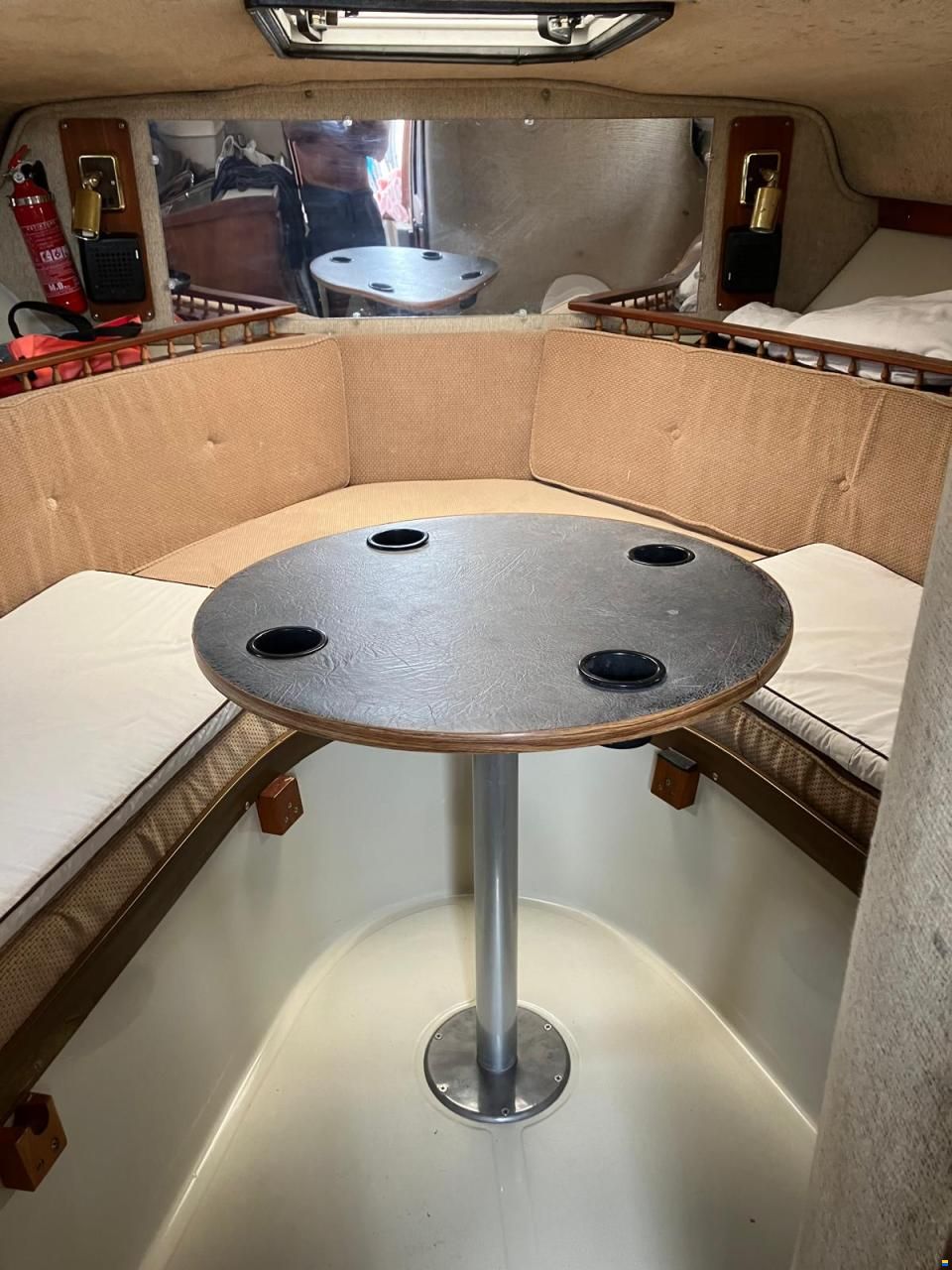 Boston Whaler 27 Full Cabin