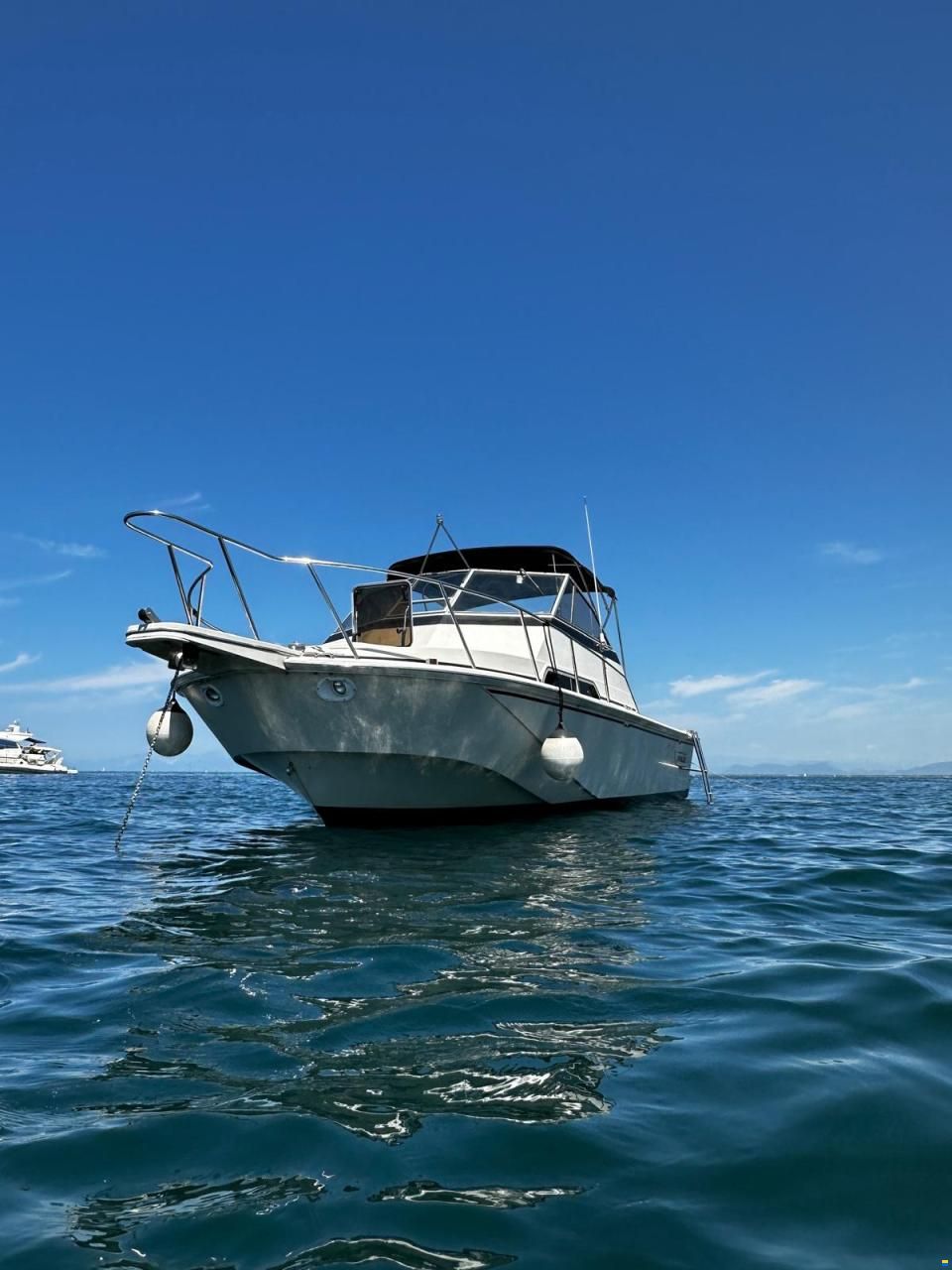 Boston Whaler 27 Full Cabin