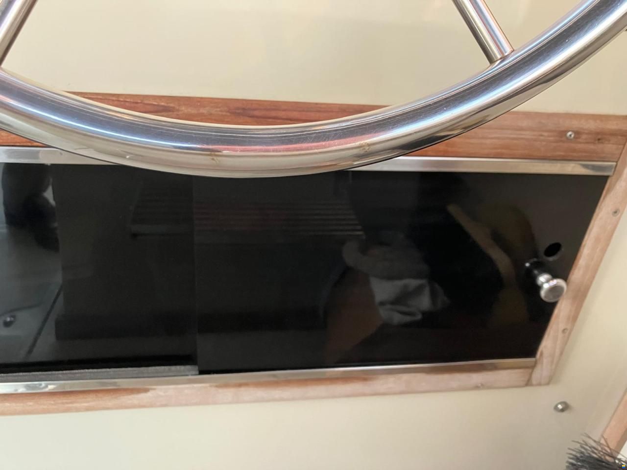 Boston Whaler 27 Full Cabin