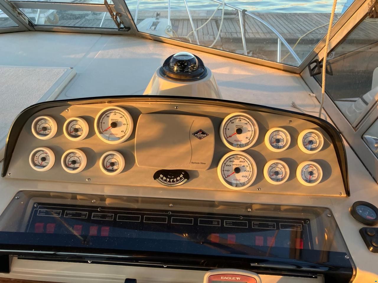 Boston Whaler 27 Full Cabin