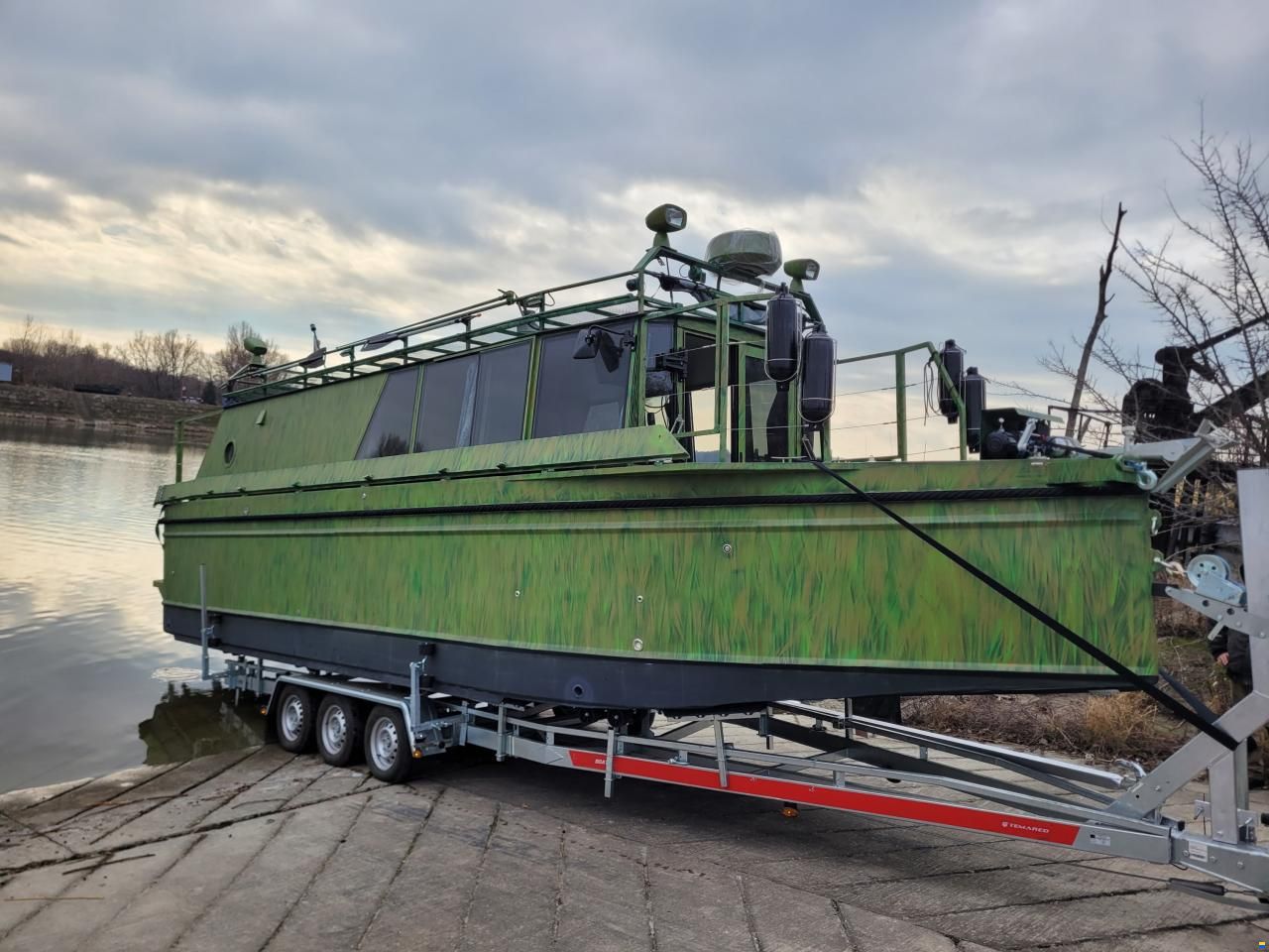 CABIN BOAT SCHAB CAB 10