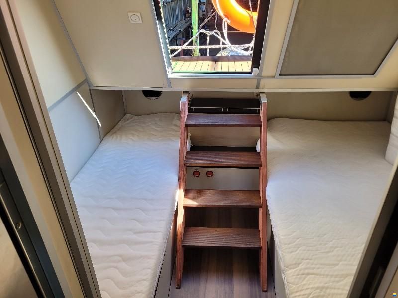 CABIN BOAT SCHAB CAB 10