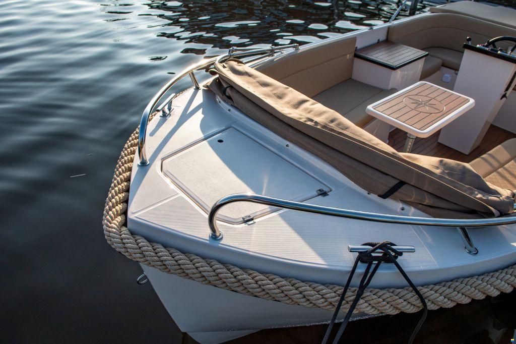 Lago Amore 633 Tender