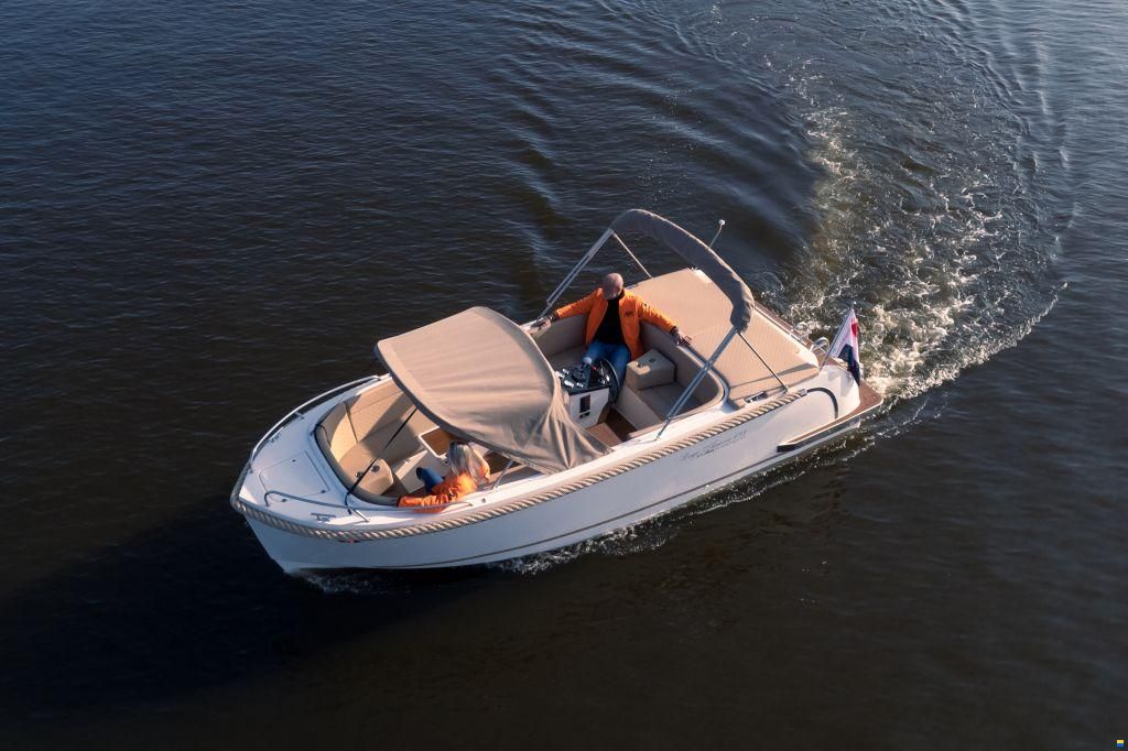 Lago Amore 633 Tender