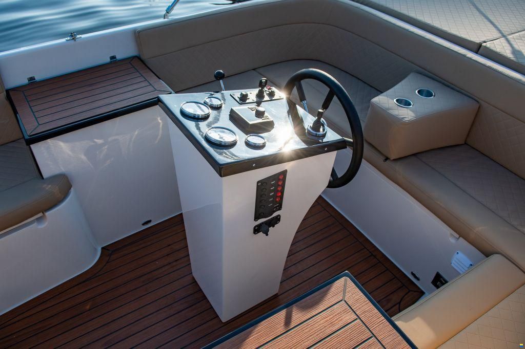 Lago Amore 633 Tender