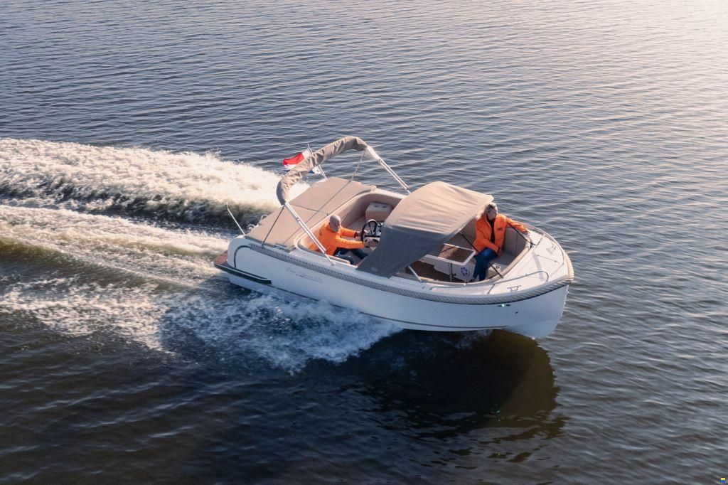 Lago Amore 633 Tender