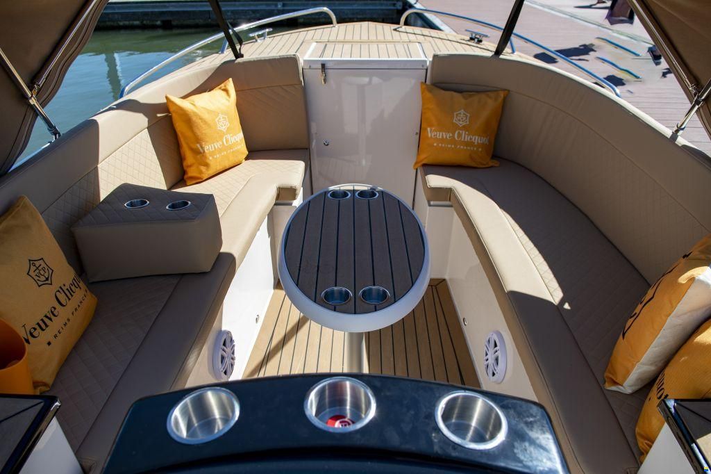 Lago Amore 733 Tender