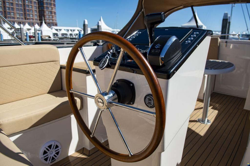 Lago Amore 733 Tender