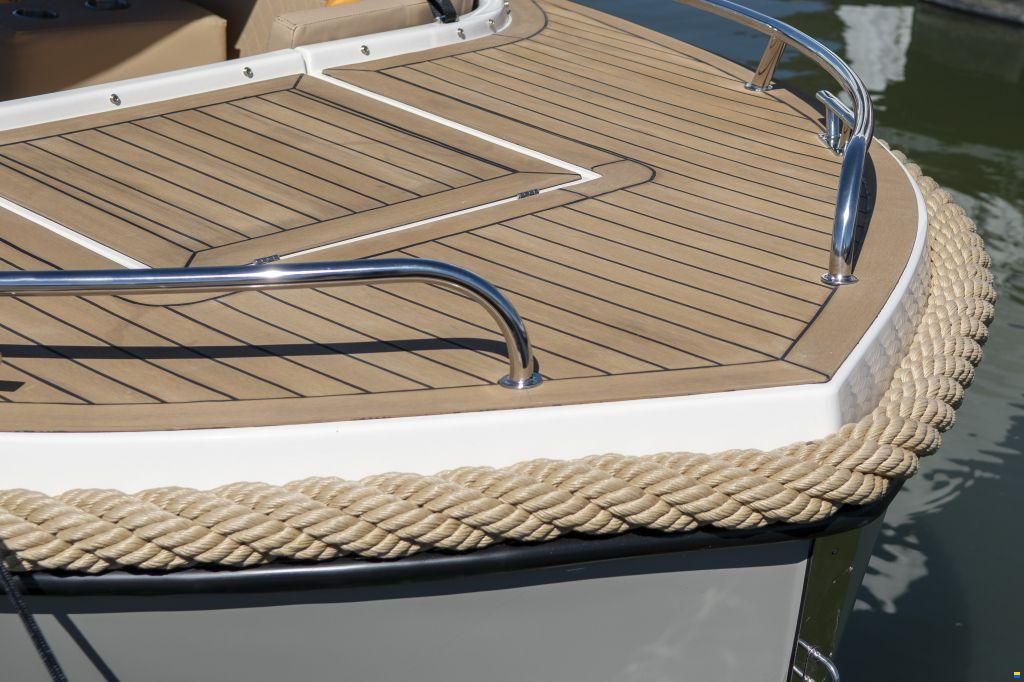 Lago Amore 733 Tender