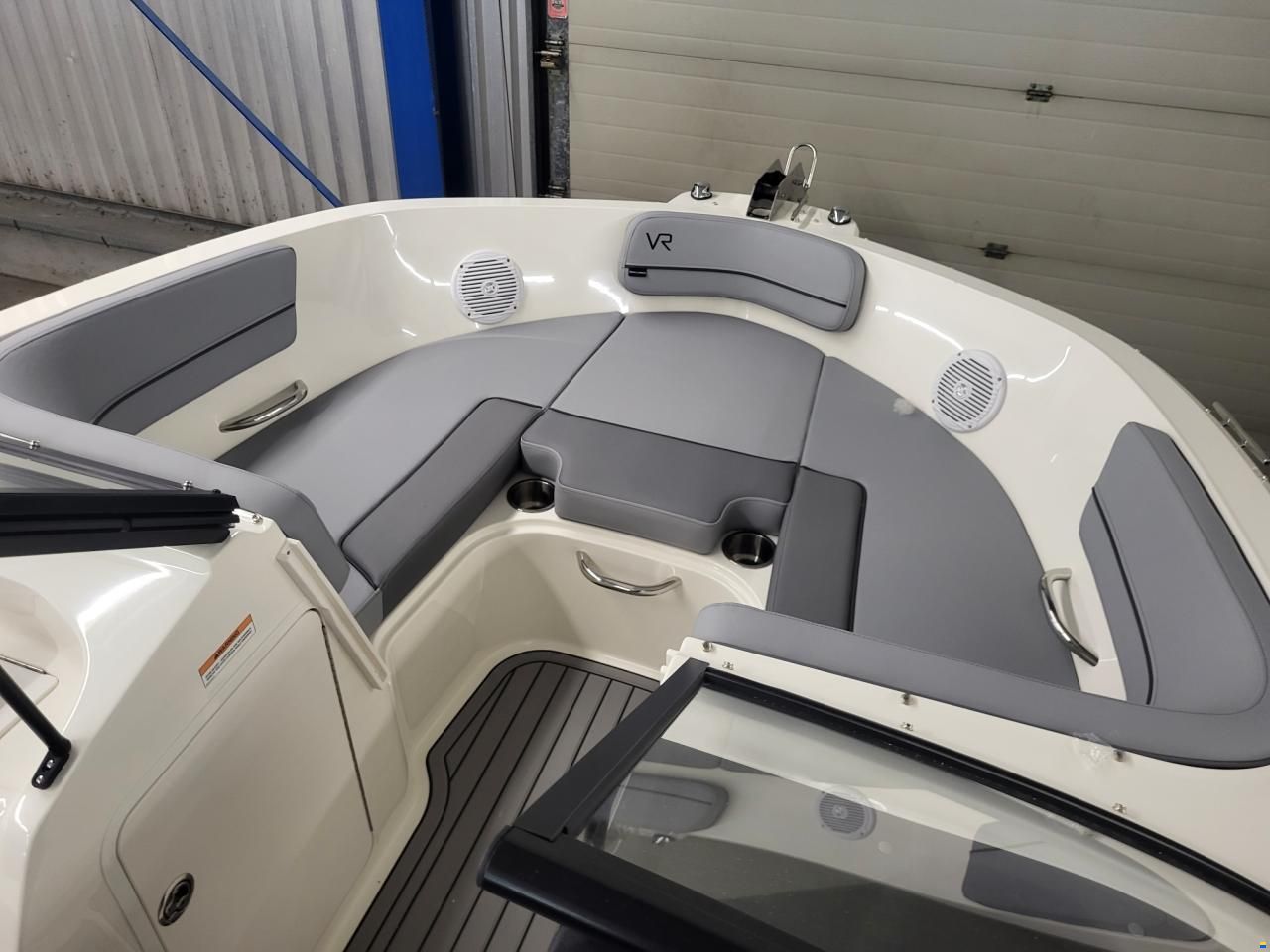 Bayliner VR5 Outboard