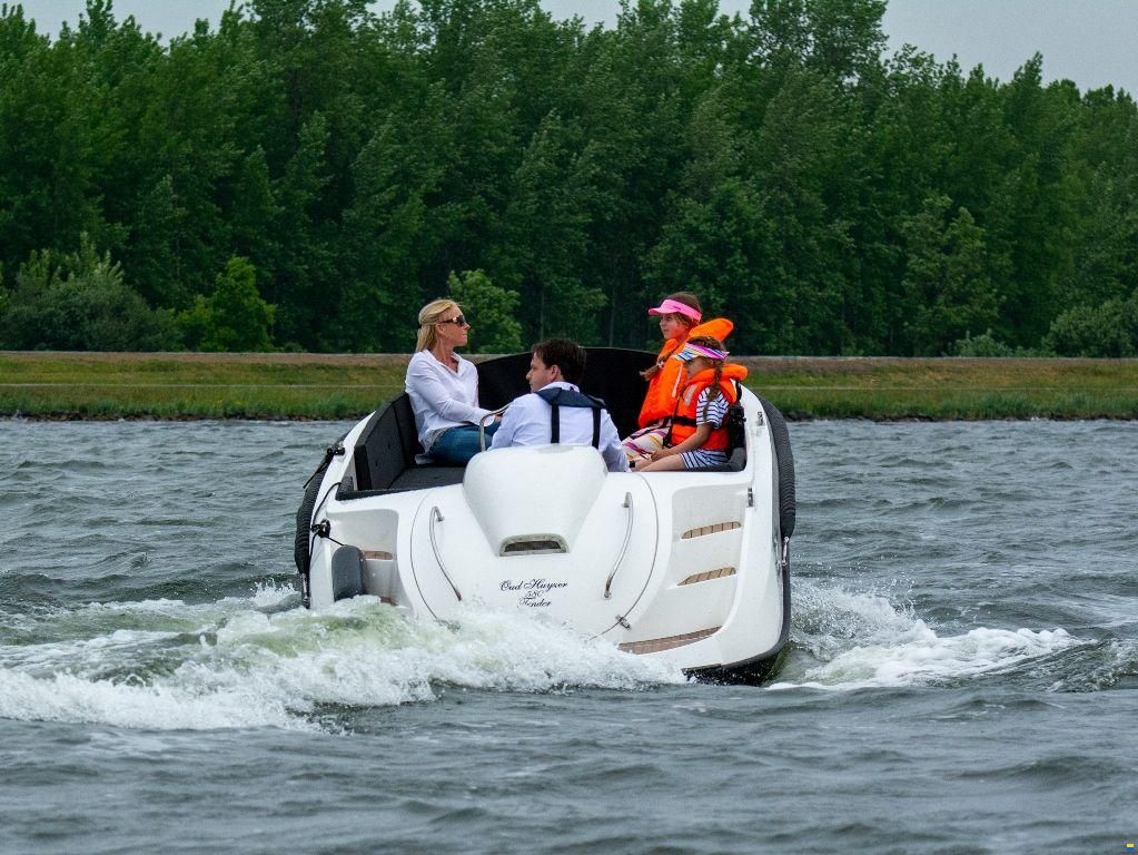 Oud Huijzer 580 Tender