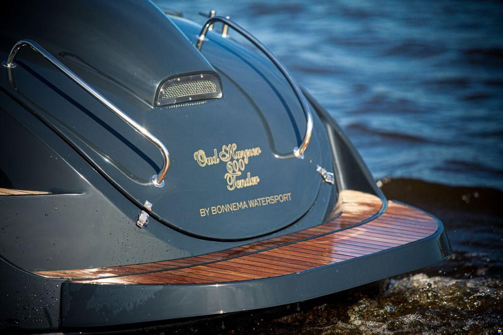 Oud Huijzer 600 Tender