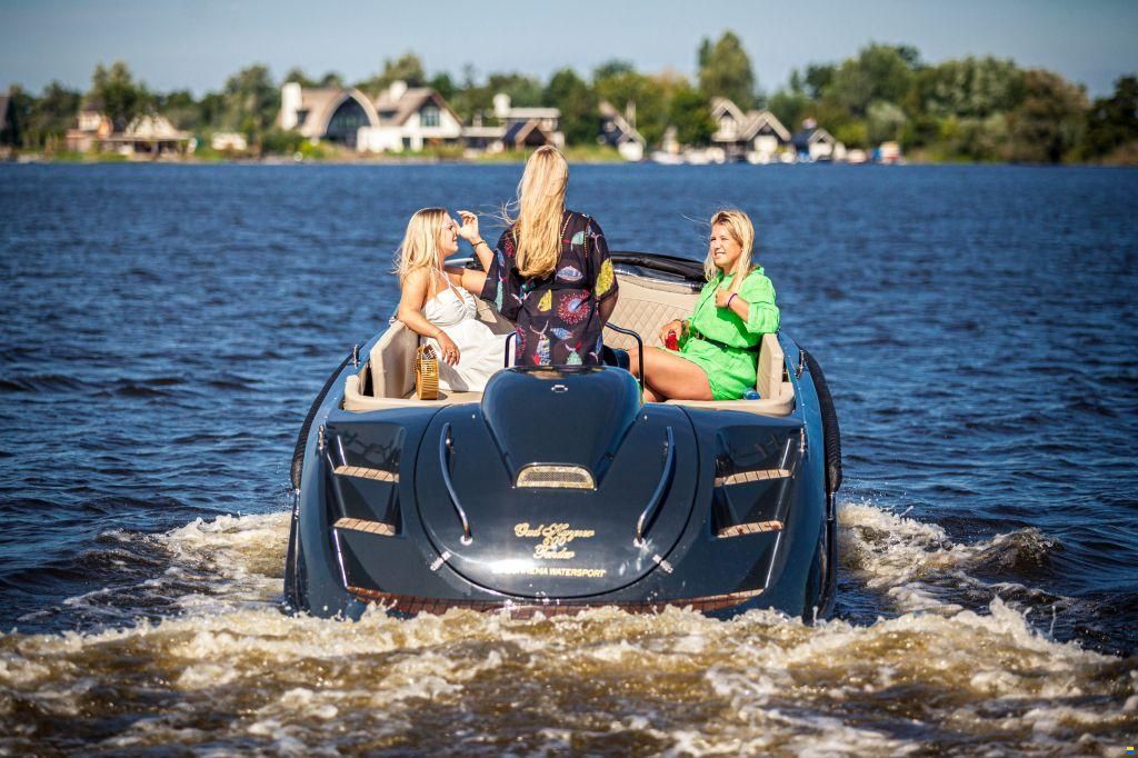 Oud Huijzer 600 Tender