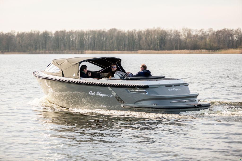 Oud Huijzer 740 Tender
