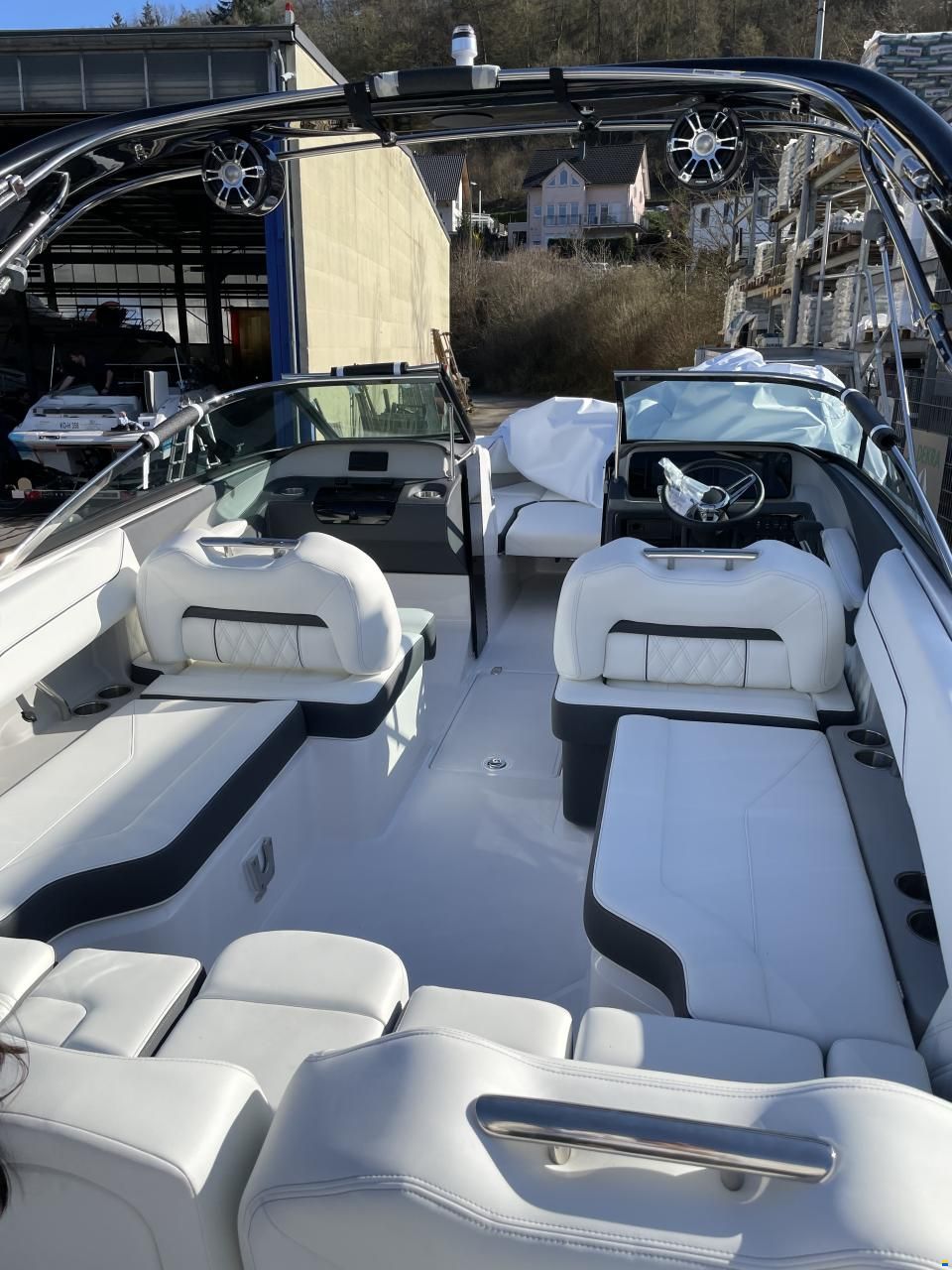 Regal LS4 Surf