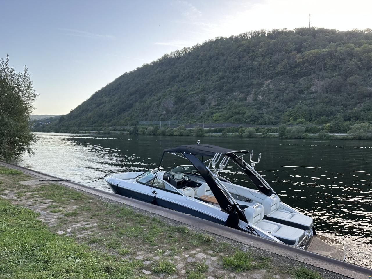 Regal LS4 Surf