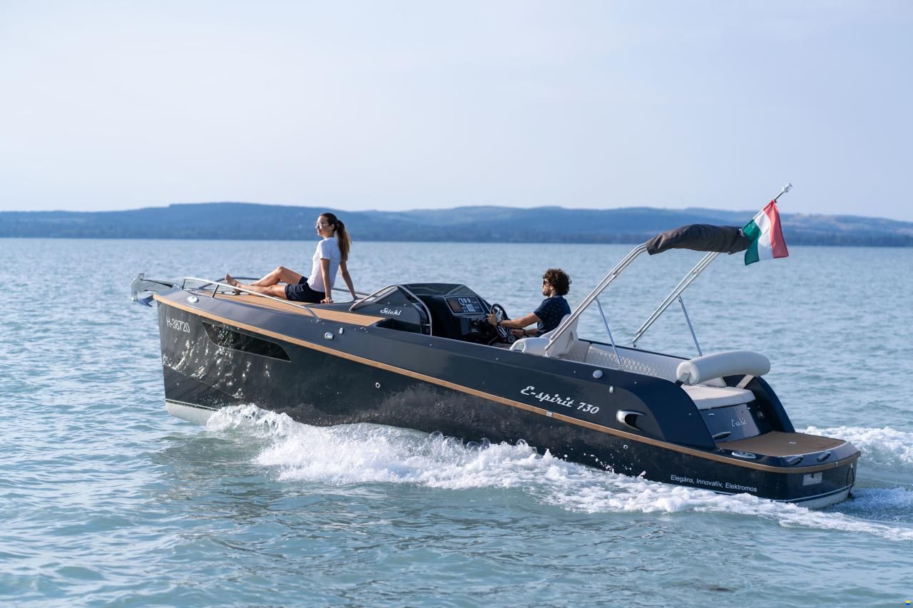 Stickl E-Spirit 730 Tour