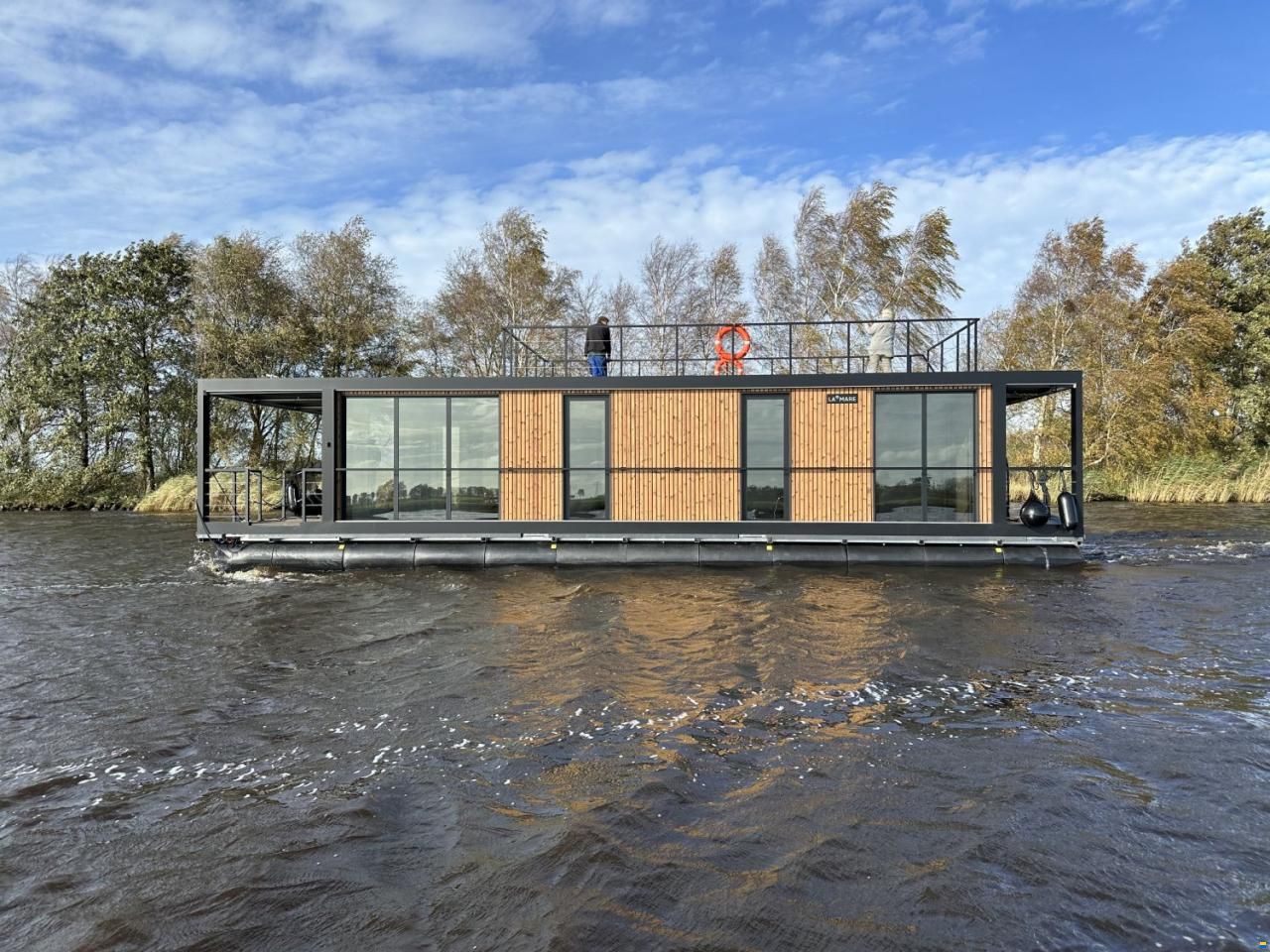 La Mare Modern 15 Houseboat