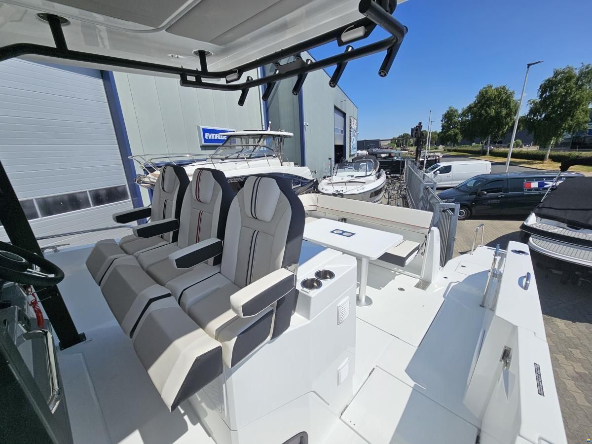 Jeanneau Cap Camarat 10.5 CC